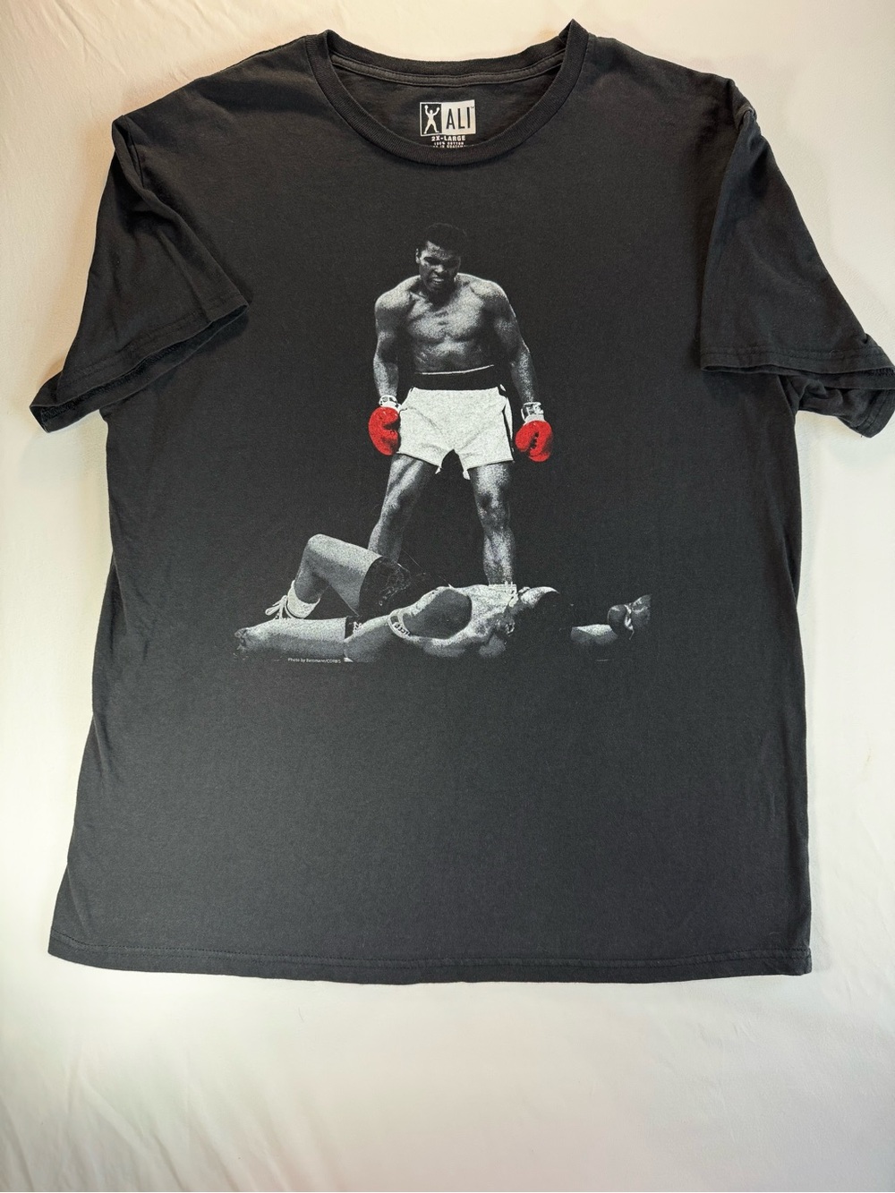 Muhammad Ali Graphic T-Shirt Mens XXL Black Boxing Sonny Liston Iconic Photo Tee